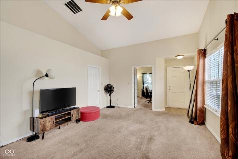 5182 Pin Oak Drive Indianapolis IN 46254