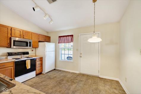 5182 Pin Oak Drive Indianapolis IN 46254