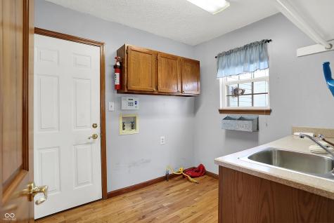 1498 Macintosh Court Avon IN 46123