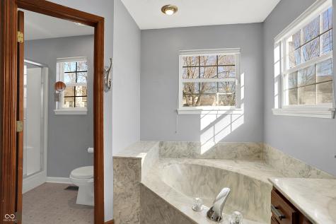 1498 Macintosh Court Avon IN 46123
