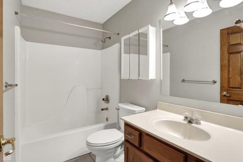 1498 Macintosh Court Avon IN 46123