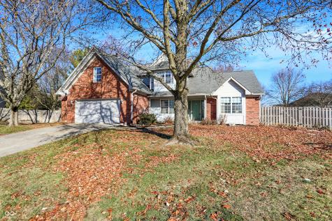 1498 Macintosh Court Avon IN 46123