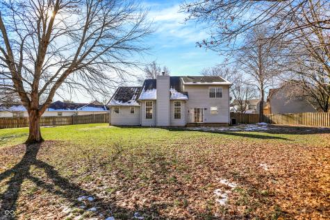 1498 Macintosh Court Avon IN 46123