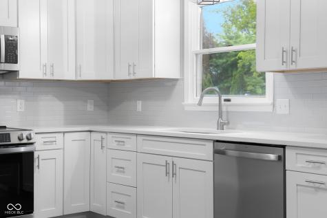 1127 Junco Drive Columbus IN 47203