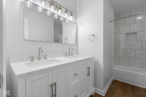 1127 Junco Drive Columbus IN 47203