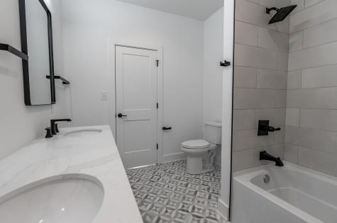 1047 N Beville Avenue Indianapolis IN 46201