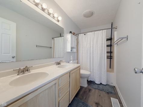 8607 Longspur Court Indianapolis IN 46234