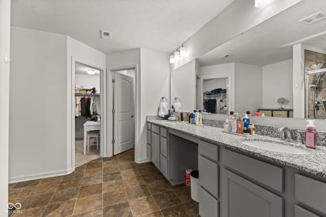 1398 Sarah Way Avon IN 46123