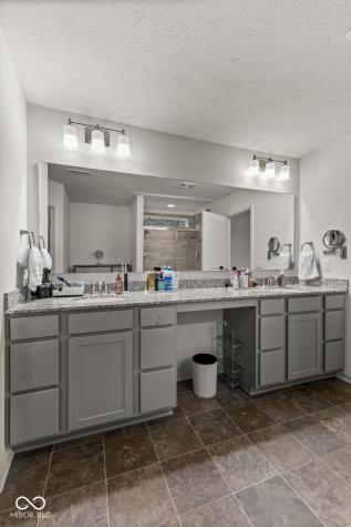 1398 Sarah Way Avon IN 46123