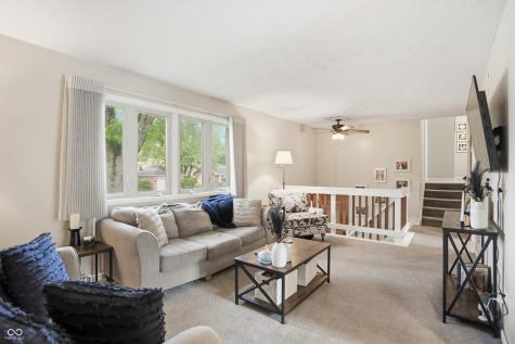 729 Colonial Way Greenwood IN 46142