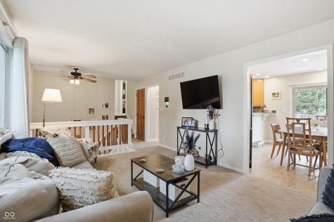 729 Colonial Way Greenwood IN 46142