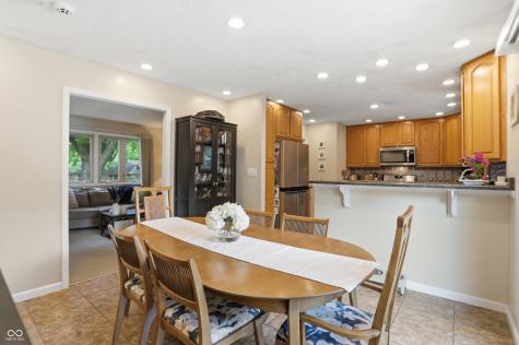729 Colonial Way Greenwood IN 46142