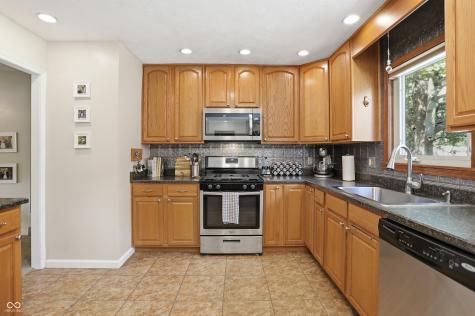 729 Colonial Way Greenwood IN 46142