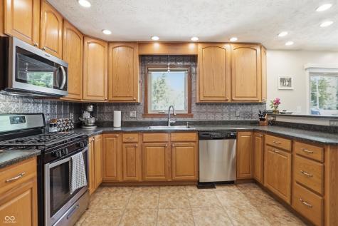 729 Colonial Way Greenwood IN 46142