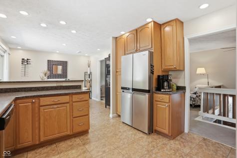 729 Colonial Way Greenwood IN 46142