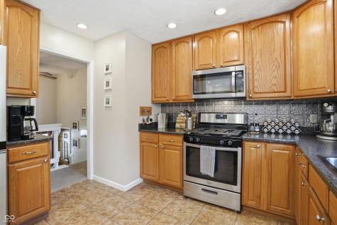 729 Colonial Way Greenwood IN 46142
