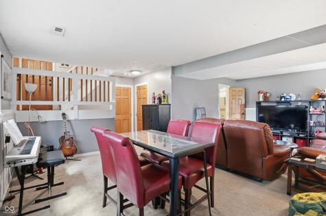 729 Colonial Way Greenwood IN 46142