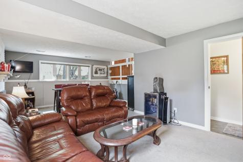 729 Colonial Way Greenwood IN 46142