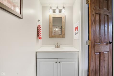 729 Colonial Way Greenwood IN 46142