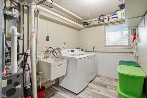729 Colonial Way Greenwood IN 46142