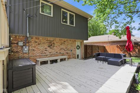 729 Colonial Way Greenwood IN 46142