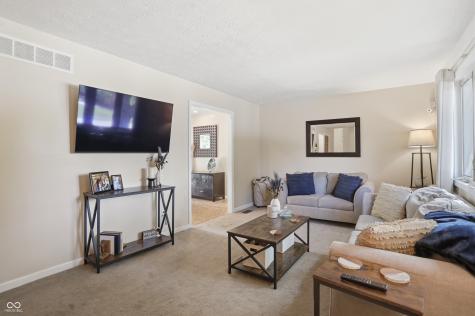 729 Colonial Way Greenwood IN 46142