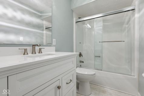 1429 Timber Trail Greenwood IN 46142