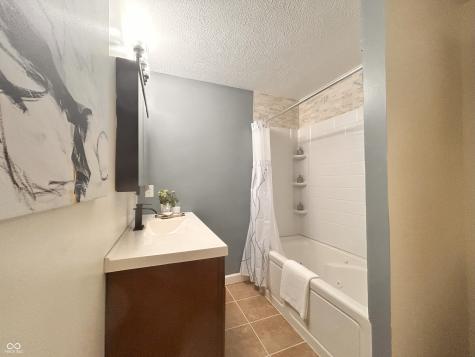 908 N Meadows Lane Greenfield IN 46140