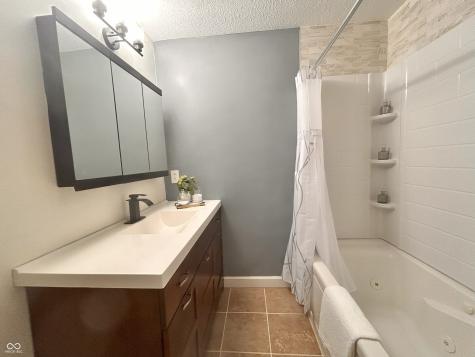 908 N Meadows Lane Greenfield IN 46140