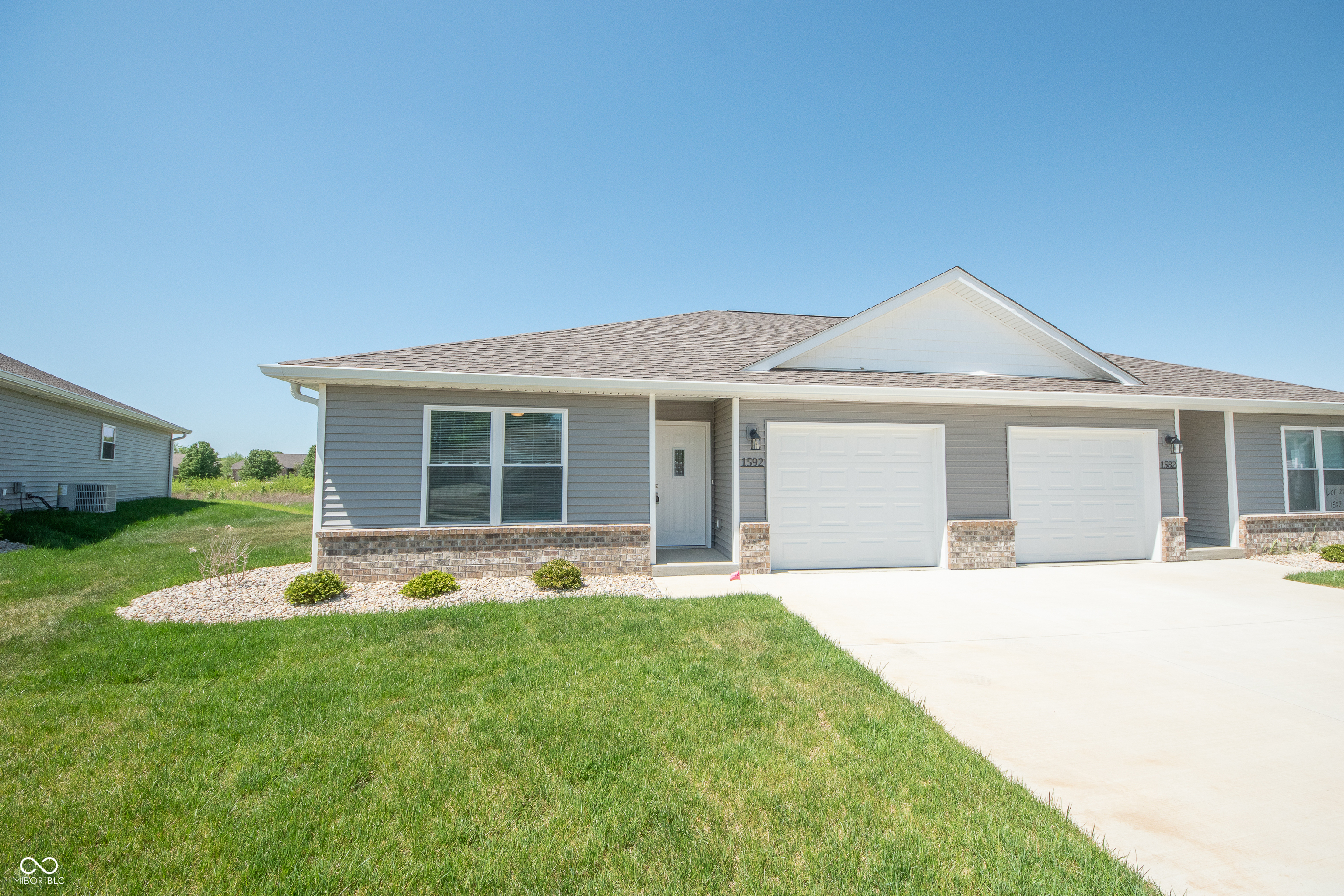 1592 W Paula Drive Columbus IN 47201