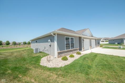 1592 W Paula Drive Columbus IN 47201