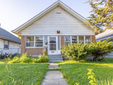 3527 E New York Street Indianapolis IN 46201
