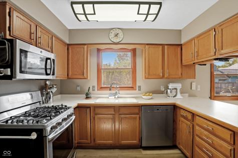 6937 Mapleton Court Indianapolis IN 46214