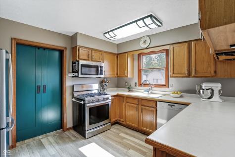 6937 Mapleton Court Indianapolis IN 46214
