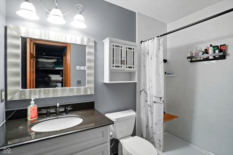 6937 Mapleton Court Indianapolis IN 46214