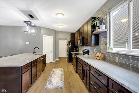 1664 Woodside Circle Franklin IN 46131