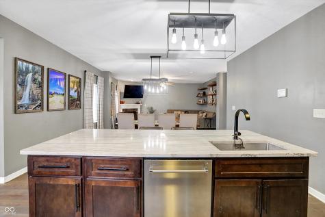 1664 Woodside Circle Franklin IN 46131