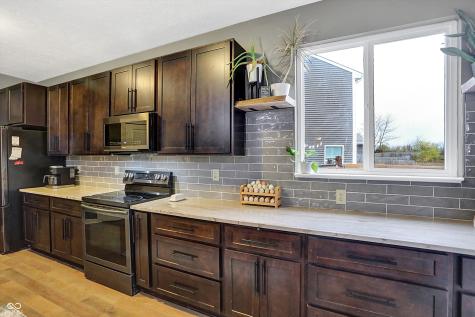 1664 Woodside Circle Franklin IN 46131