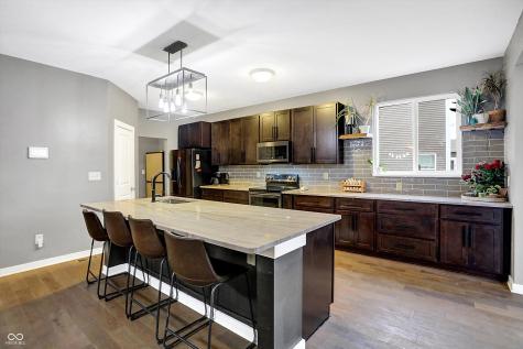 1664 Woodside Circle Franklin IN 46131