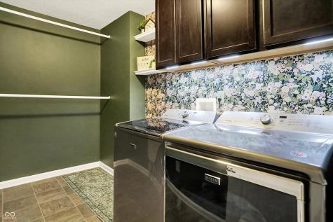 1664 Woodside Circle Franklin IN 46131