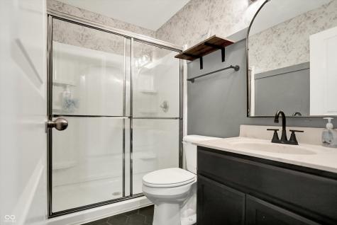 1664 Woodside Circle Franklin IN 46131