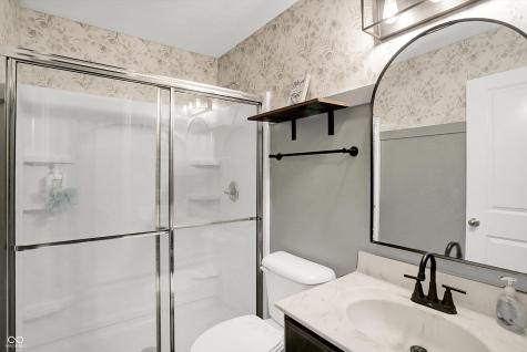 1664 Woodside Circle Franklin IN 46131