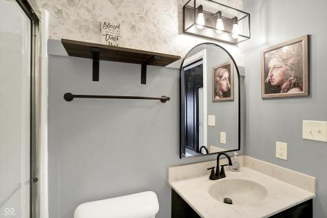 1664 Woodside Circle Franklin IN 46131