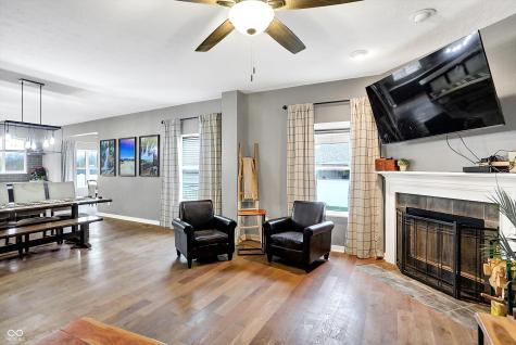1664 Woodside Circle Franklin IN 46131