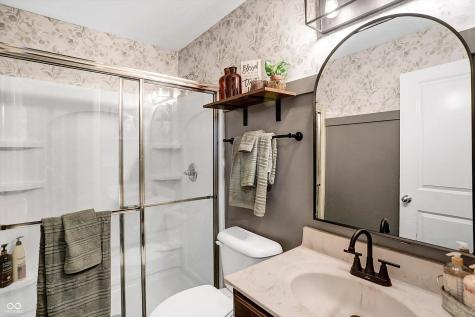 1664 Woodside Circle Franklin IN 46131