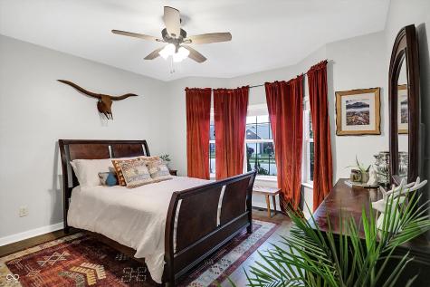 1664 Woodside Circle Franklin IN 46131