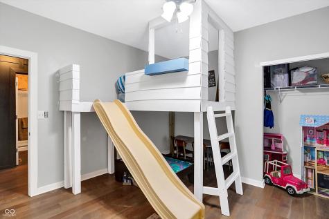 1664 Woodside Circle Franklin IN 46131