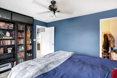 1664 Woodside Circle Franklin IN 46131