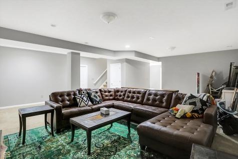 1664 Woodside Circle Franklin IN 46131