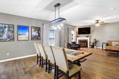 1664 Woodside Circle Franklin IN 46131